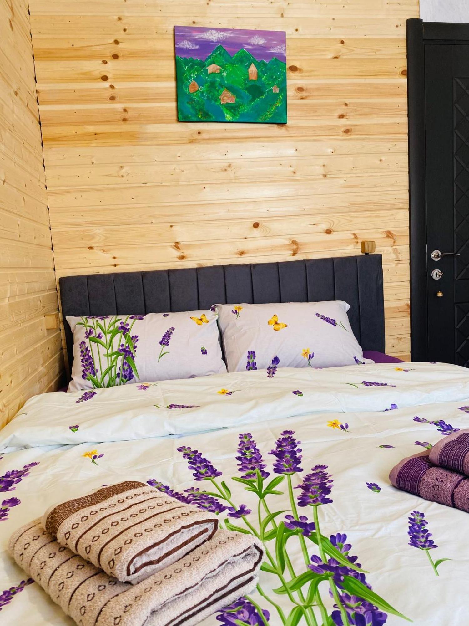 Guesthouse Nene Mestia Eksteriør bilde